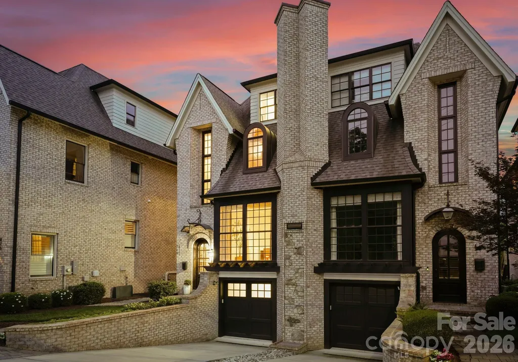 812 Ideal Way Charlotte NC 28203
