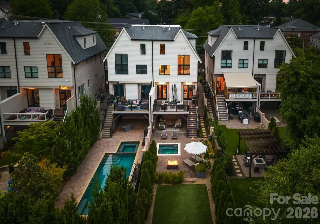 812 Ideal Way Charlotte NC 28203