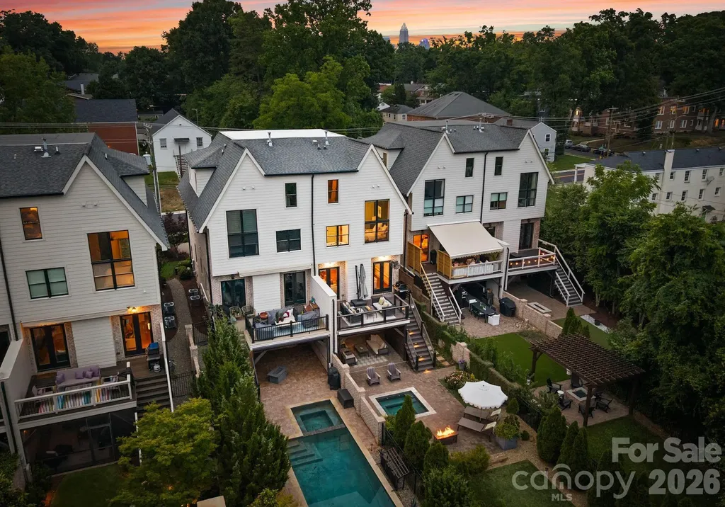 812 Ideal Way Charlotte NC 28203