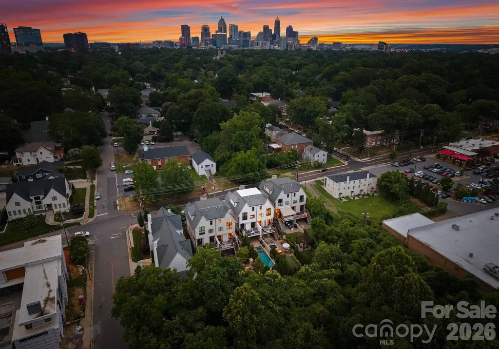 812 Ideal Way Charlotte NC 28203
