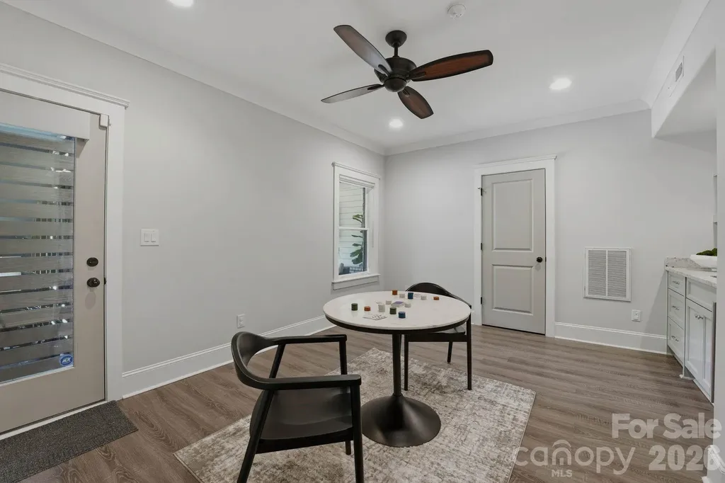 812 Ideal Way Charlotte NC 28203