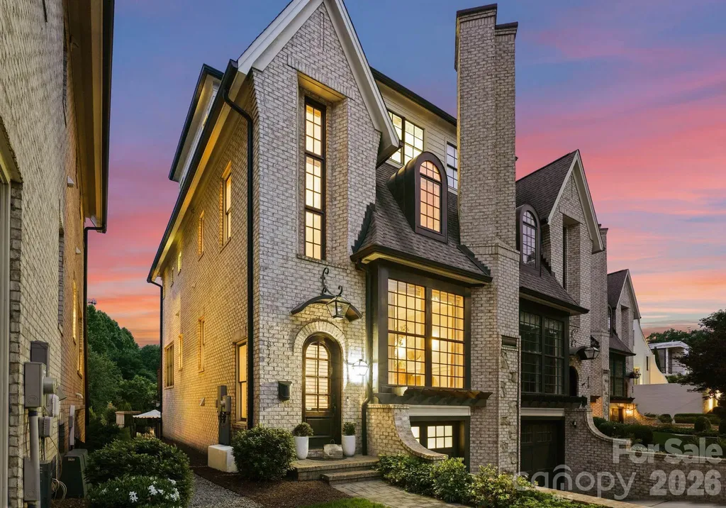 812 Ideal Way Charlotte NC 28203