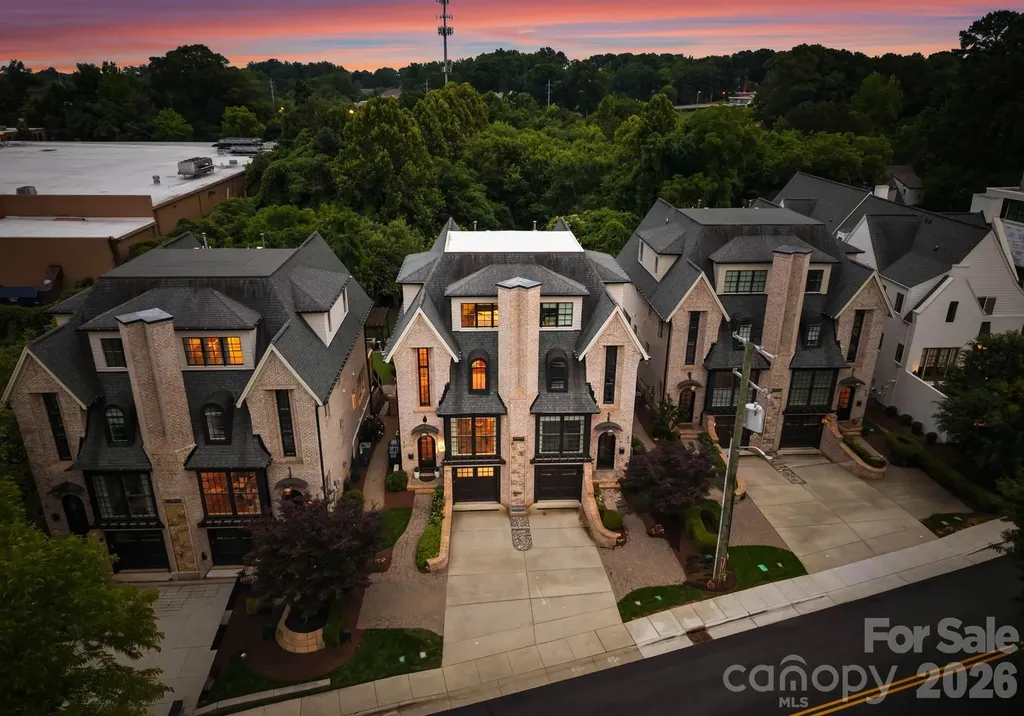 812 Ideal Way Charlotte NC 28203