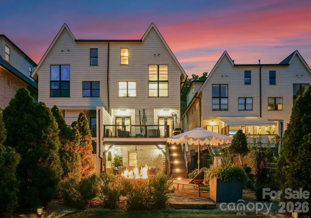 812 Ideal Way Charlotte NC 28203
