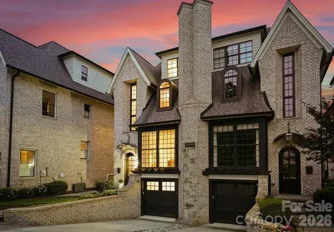 812 Ideal Way Charlotte NC 28203