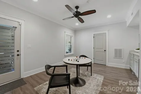 812 Ideal Way Charlotte NC 28203