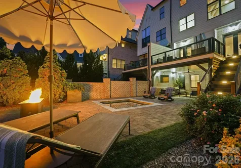 812 Ideal Way Charlotte NC 28203