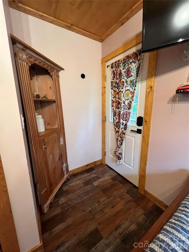 384 Bear Cub Drive Spruce Pine NC 28777