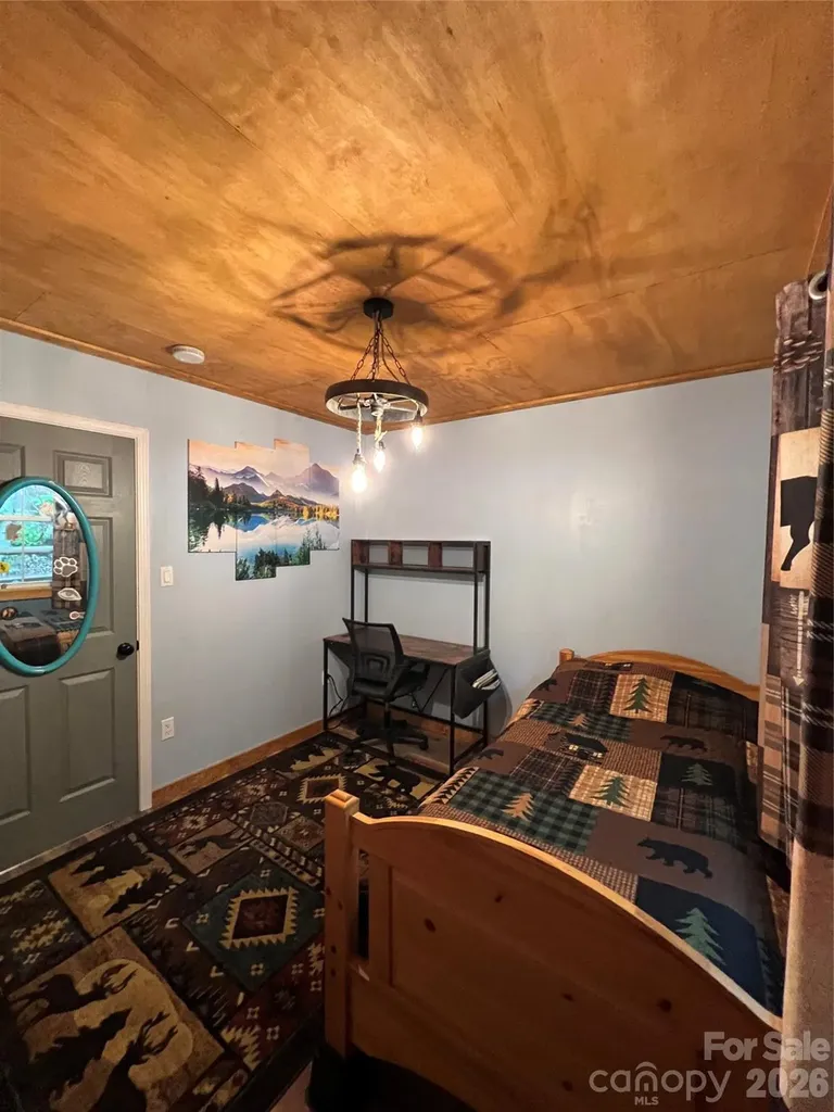 384 Bear Cub Drive Spruce Pine NC 28777