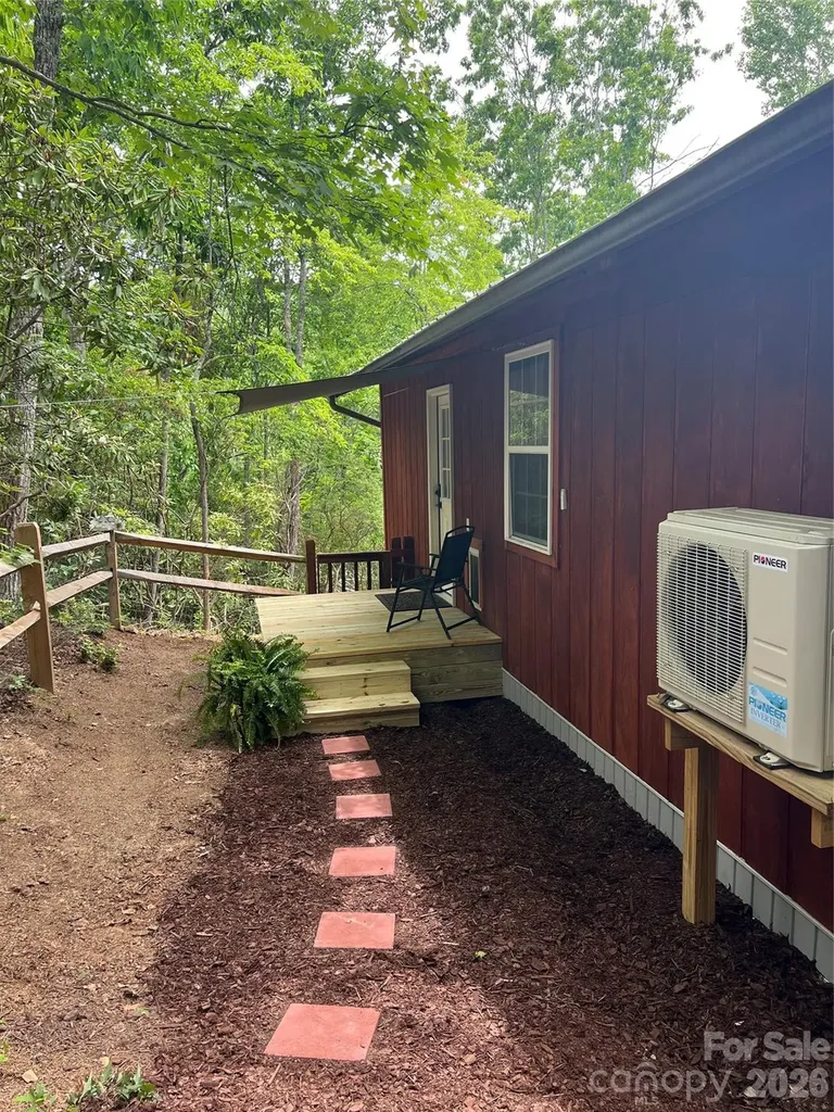 384 Bear Cub Drive Spruce Pine NC 28777