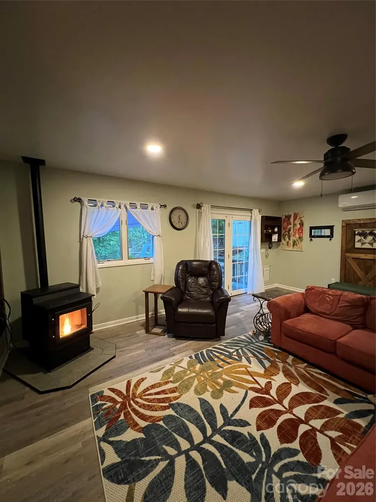 384 Bear Cub Drive Spruce Pine NC 28777