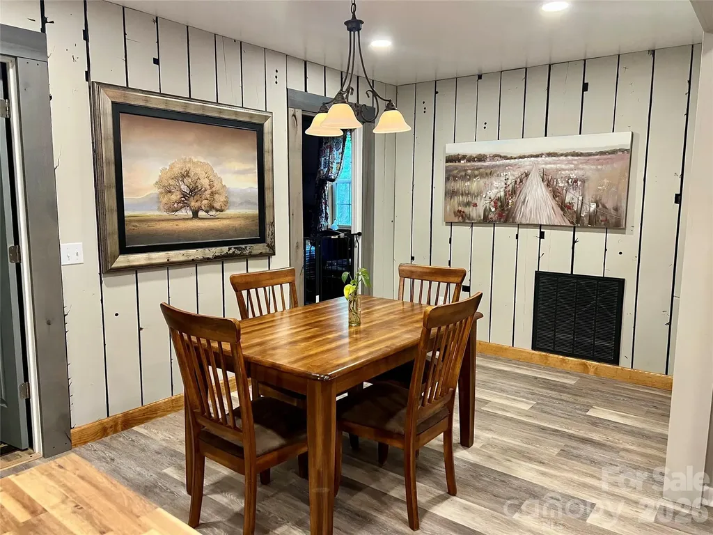 384 Bear Cub Drive Spruce Pine NC 28777
