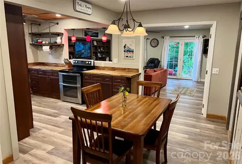 384 Bear Cub Drive Spruce Pine NC 28777