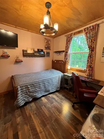 384 Bear Cub Drive Spruce Pine NC 28777