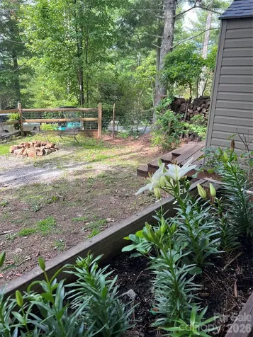 384 Bear Cub Drive Spruce Pine NC 28777