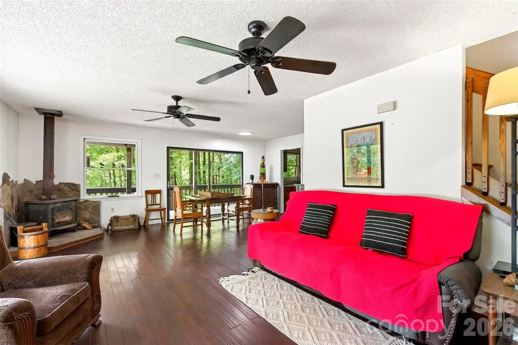 1828 Mckenzie Way S Old Fort NC 28762