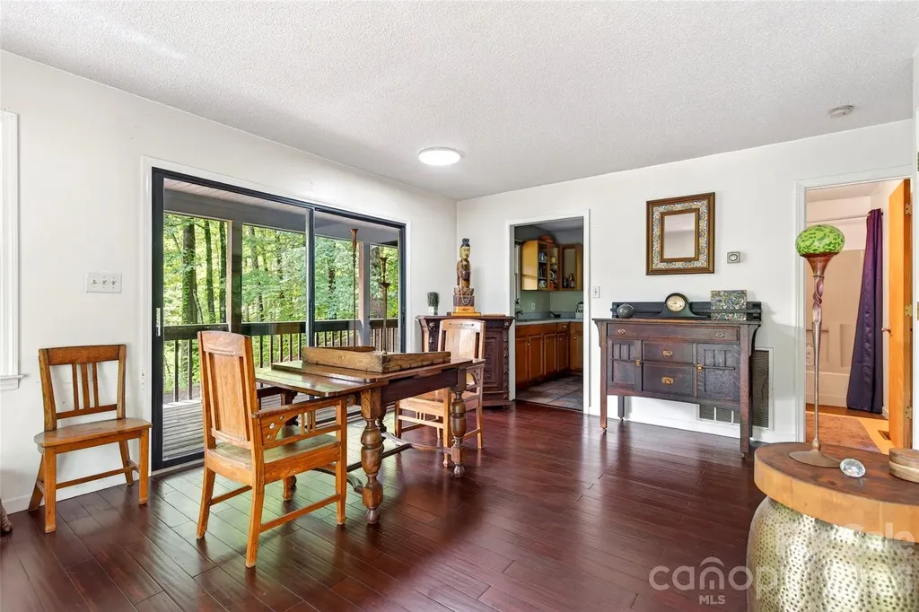 1828 Mckenzie Way S Old Fort NC 28762