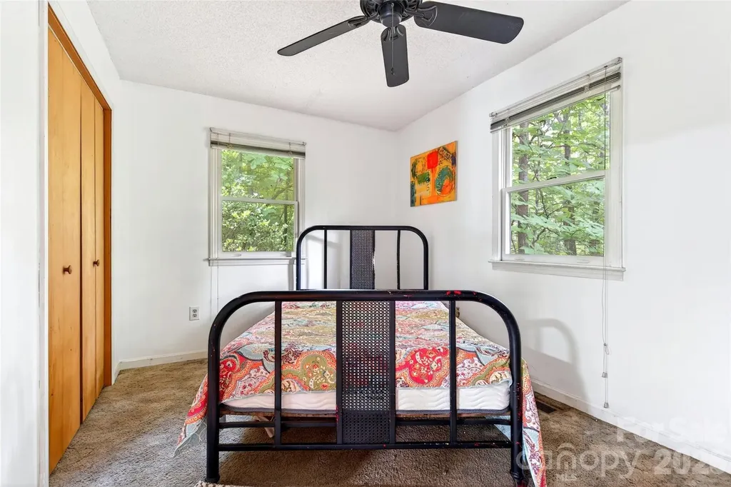 1828 Mckenzie Way S Old Fort NC 28762