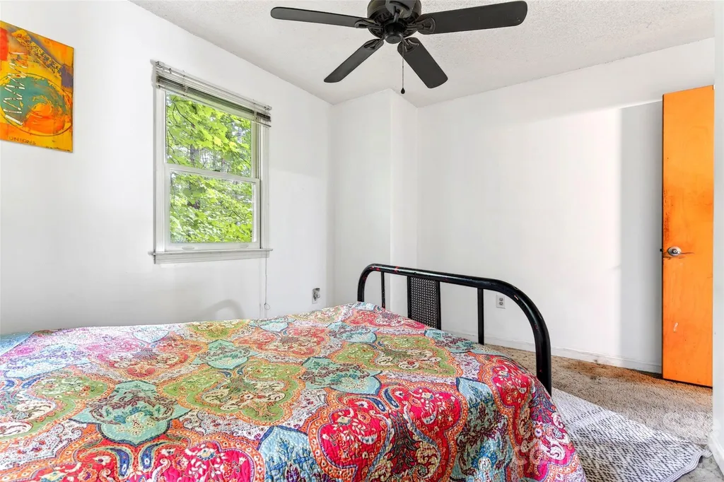 1828 Mckenzie Way S Old Fort NC 28762