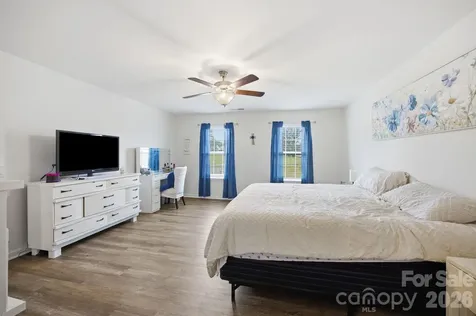 2307 Meadow Stream Drive Sherrills Ford NC 28673