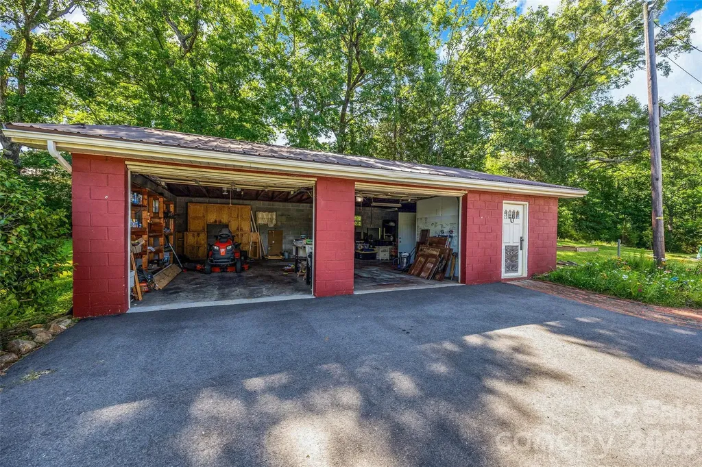 7061 Nc 200 Highway Midland NC 28107