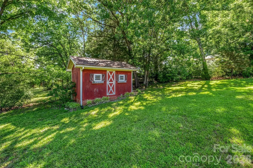 7061 Nc 200 Highway Midland NC 28107