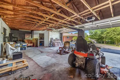 7061 Nc 200 Highway Midland NC 28107