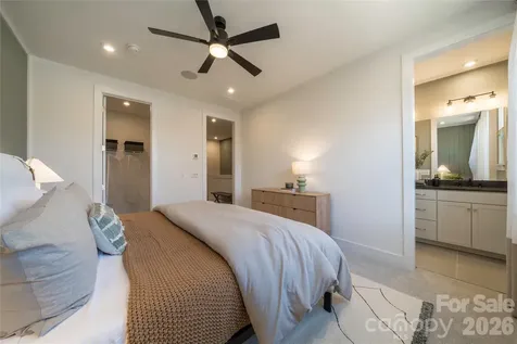 1523 Levy Way Charlotte NC 28205