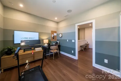 1523 Levy Way Charlotte NC 28205