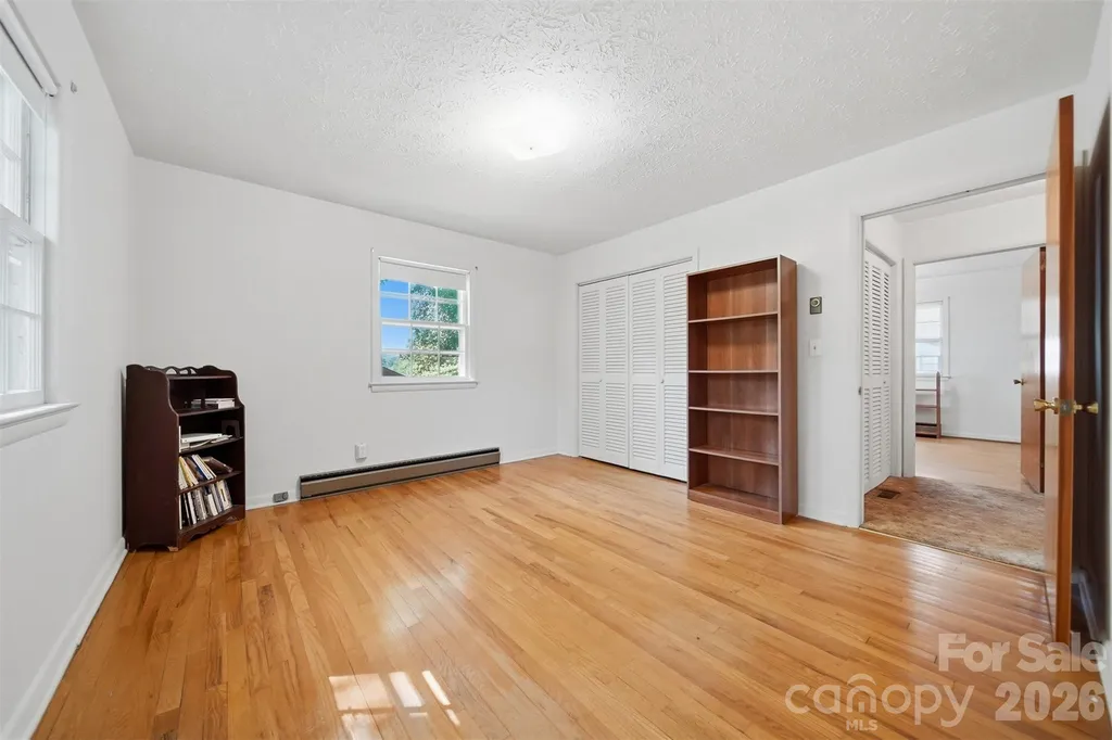 824 NE Powell Road Lenoir City NC 28645