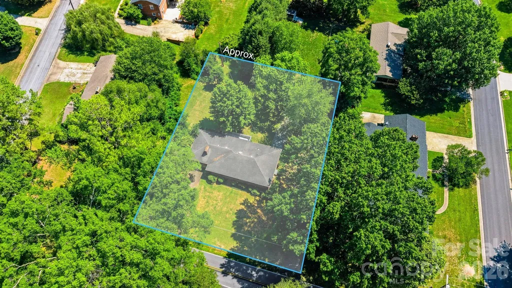 824 NE Powell Road Lenoir City NC 28645