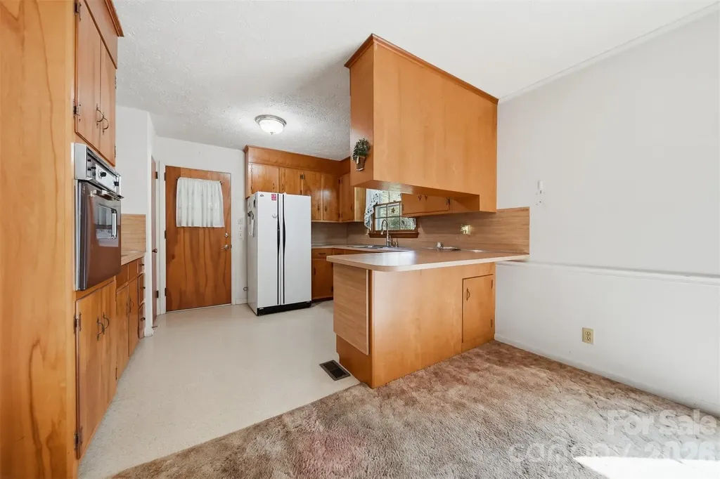 824 NE Powell Road Lenoir City NC 28645