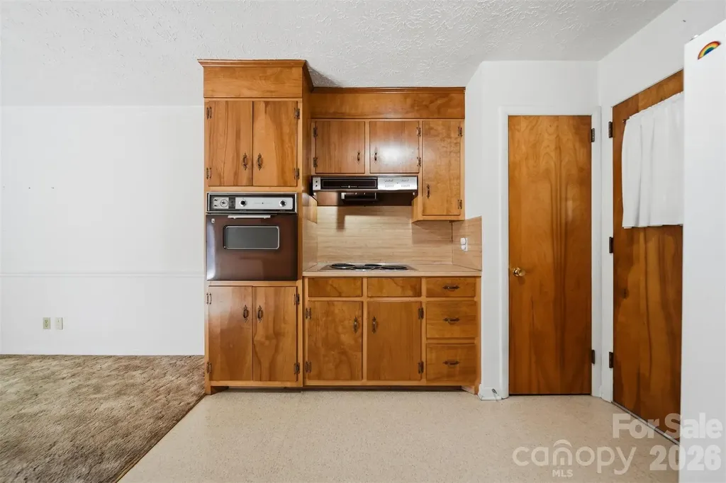 824 NE Powell Road Lenoir City NC 28645
