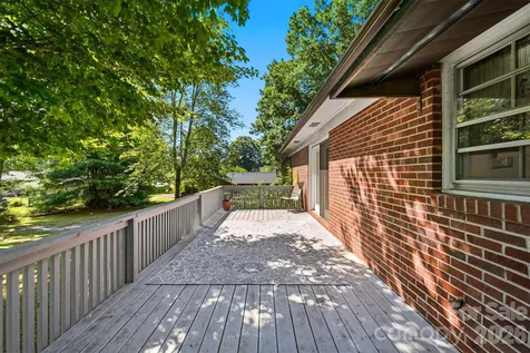 824 NE Powell Road Lenoir NC 28645
