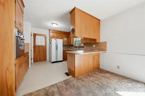 824 NE Powell Road Lenoir NC 28645