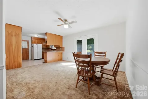 824 NE Powell Road Lenoir NC 28645