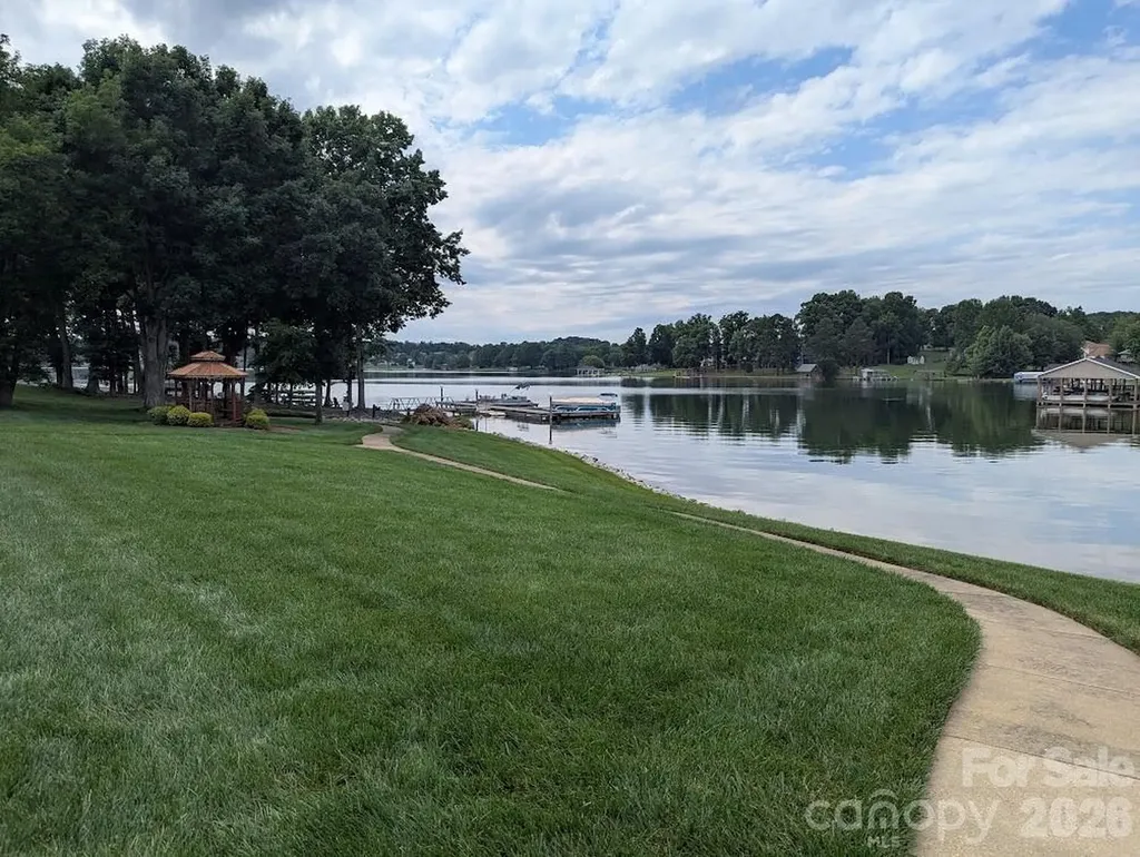 100 Northshore Court Cherryville NC 28021