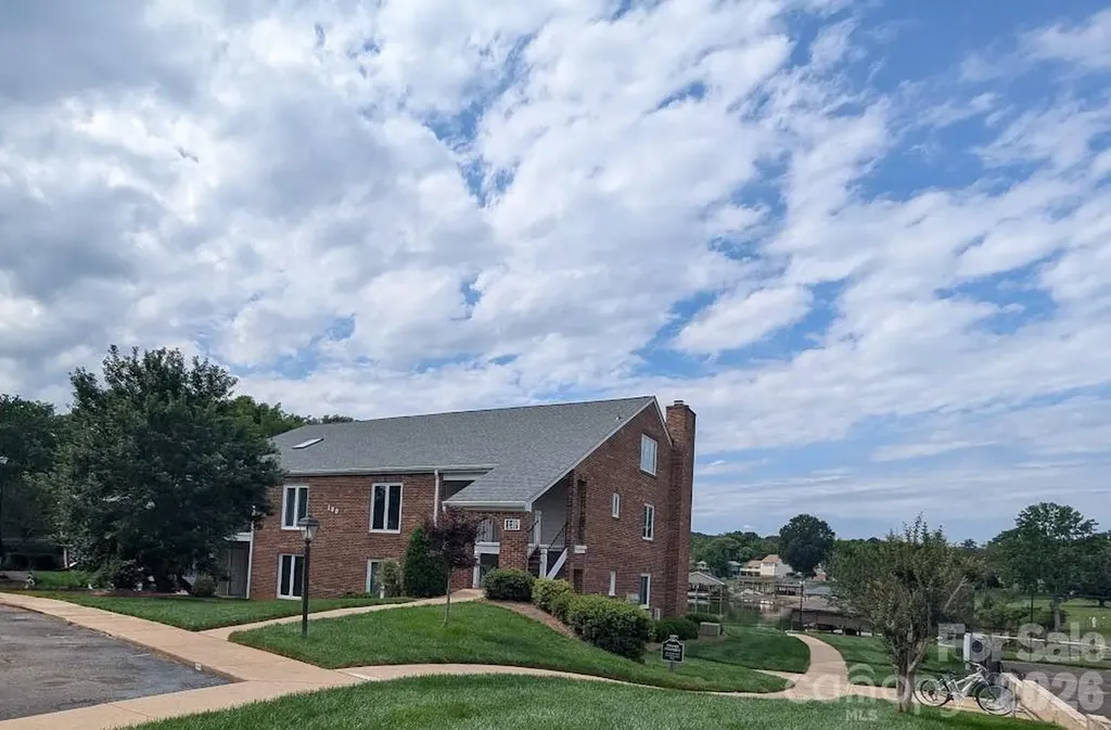 100 Northshore Court Cherryville NC 28021