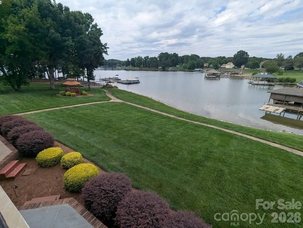 100 Northshore Court Cherryville NC 28021
