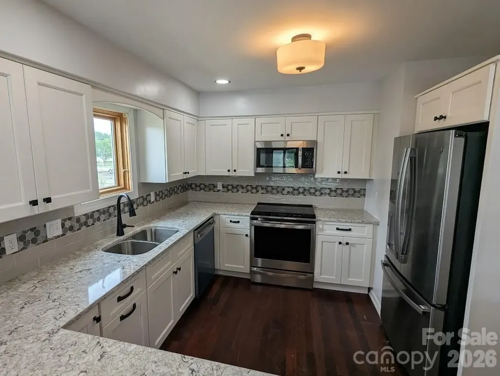100 Northshore Court Cherryville NC 28021