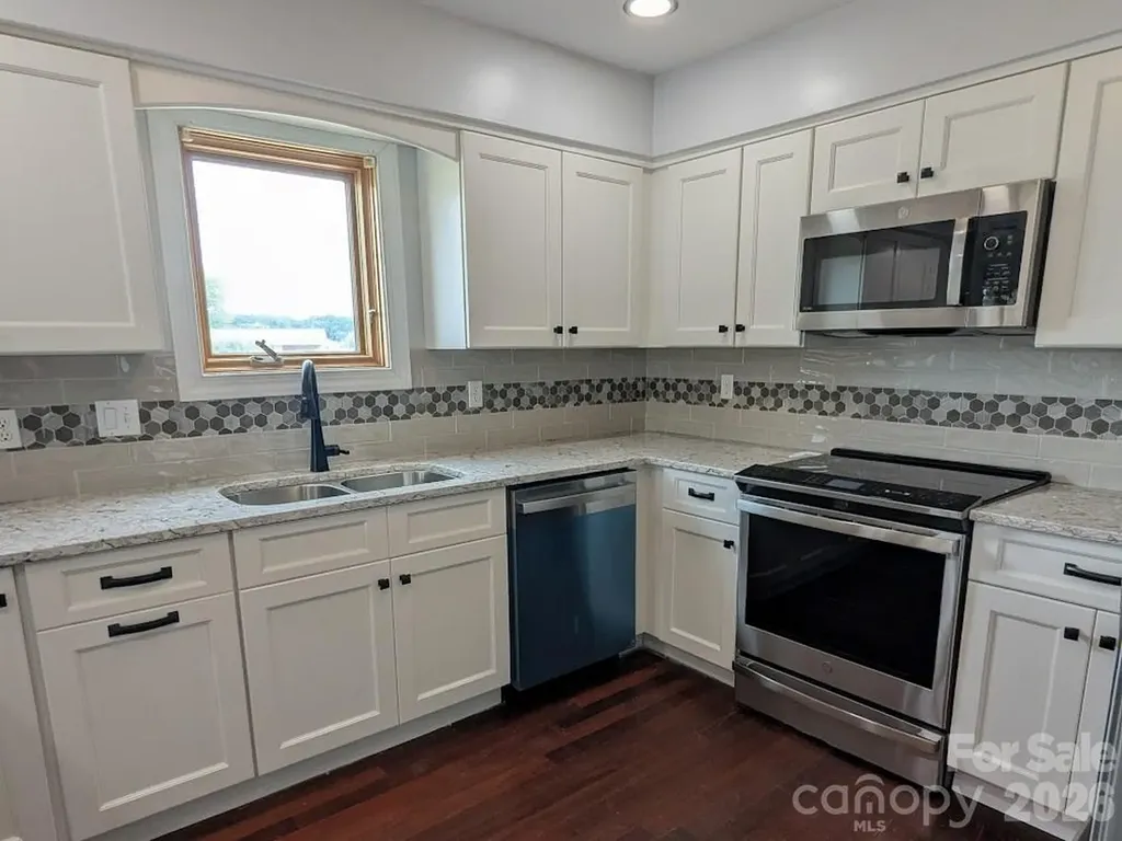 100 Northshore Court Cherryville NC 28021