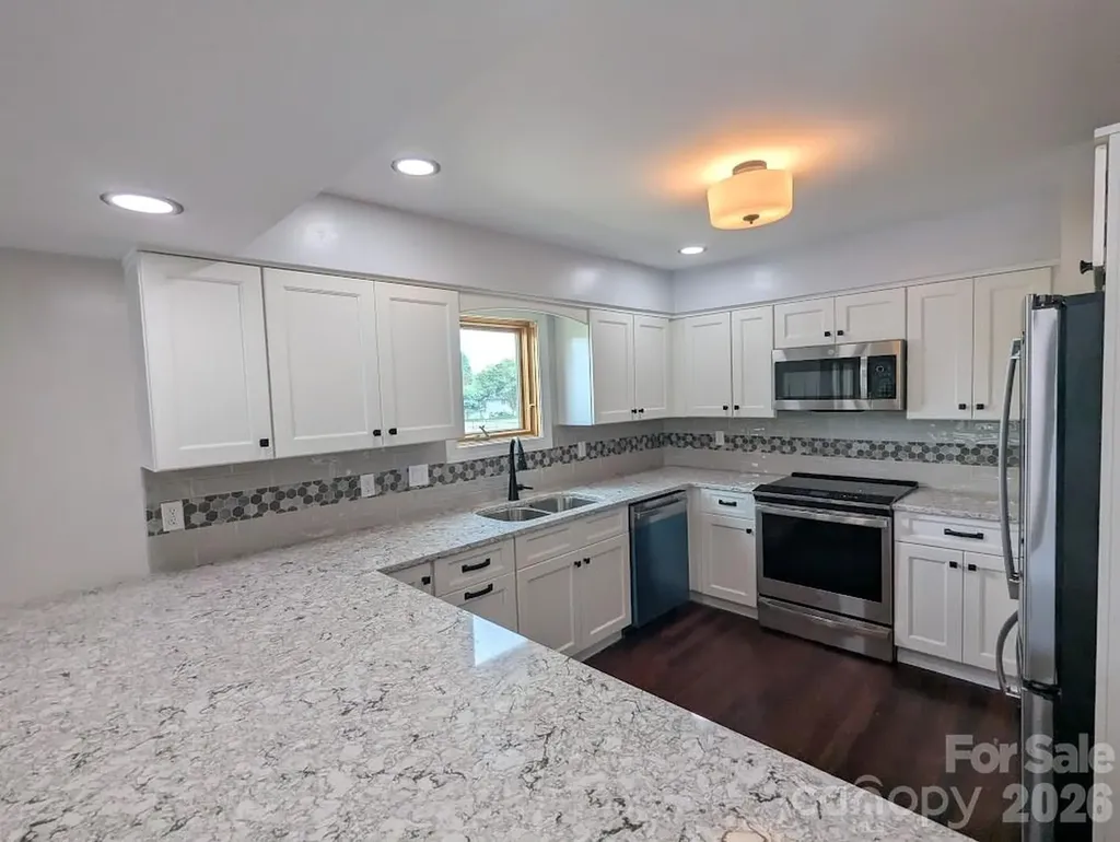 100 Northshore Court Cherryville NC 28021
