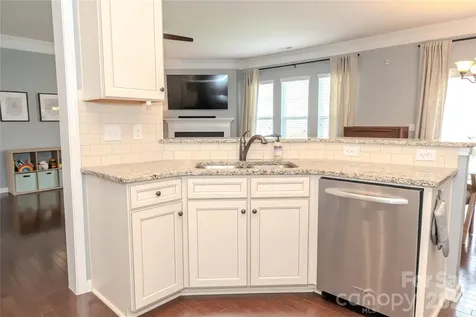 1839 Royal Gorge Avenue Charlotte NC 28210