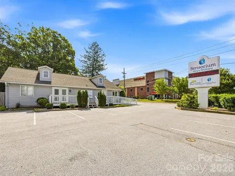 2124 Hendersonville Road Arden NC 28704