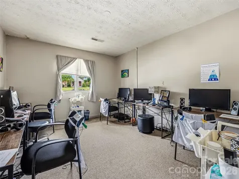 2124 Hendersonville Road Arden NC 28704
