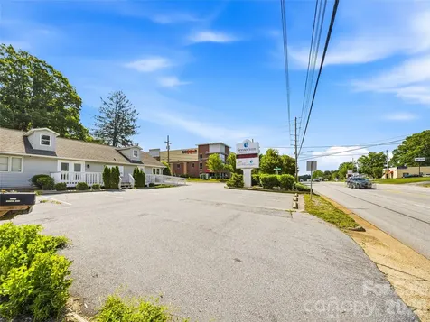 2124 Hendersonville Road Arden NC 28704