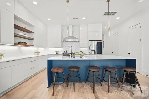 4701 Walden Court Charlotte NC 28210