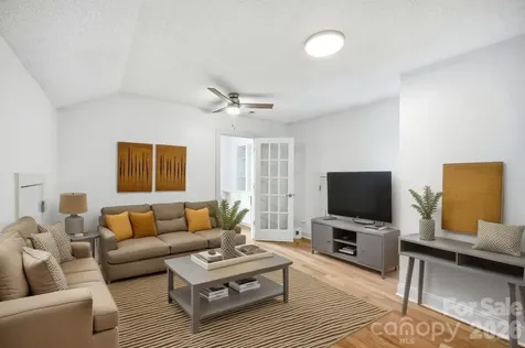 9310 Lindahi Lane Charlotte NC 28277