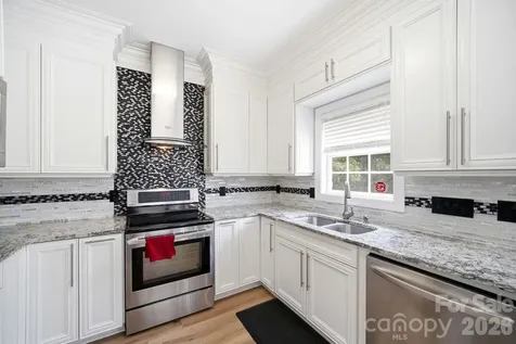 9310 Lindahi Lane Charlotte NC 28277