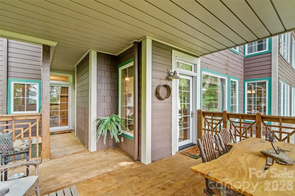 250 Creekside Way Burnsville NC 28714